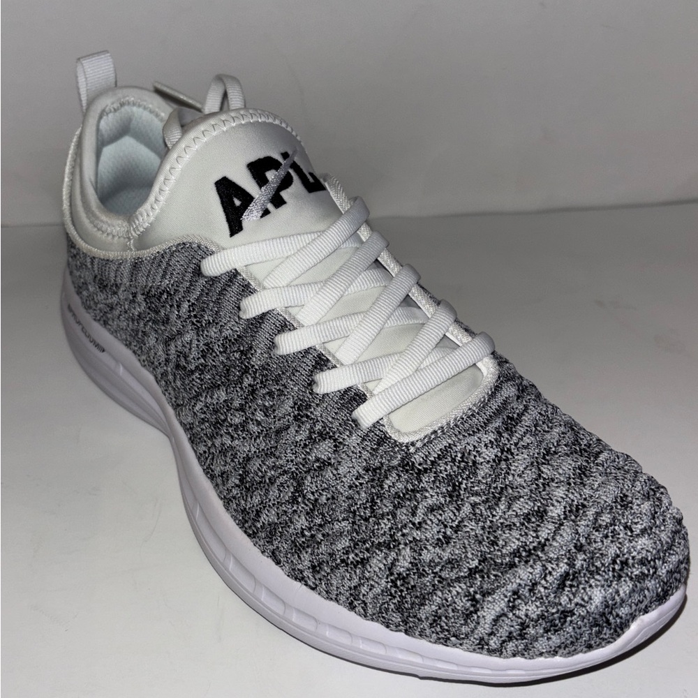 APL TechLoom Breeze Men 7.5 Gray White Knit Running Sneaker Lightweight Shoe NEW